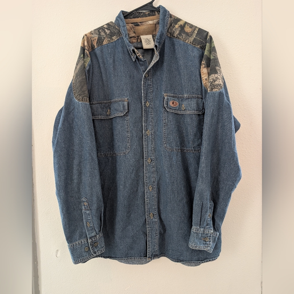 1990s Mossy Oak Denim Shirt Jacket with Camo Yoke 100% Cotton